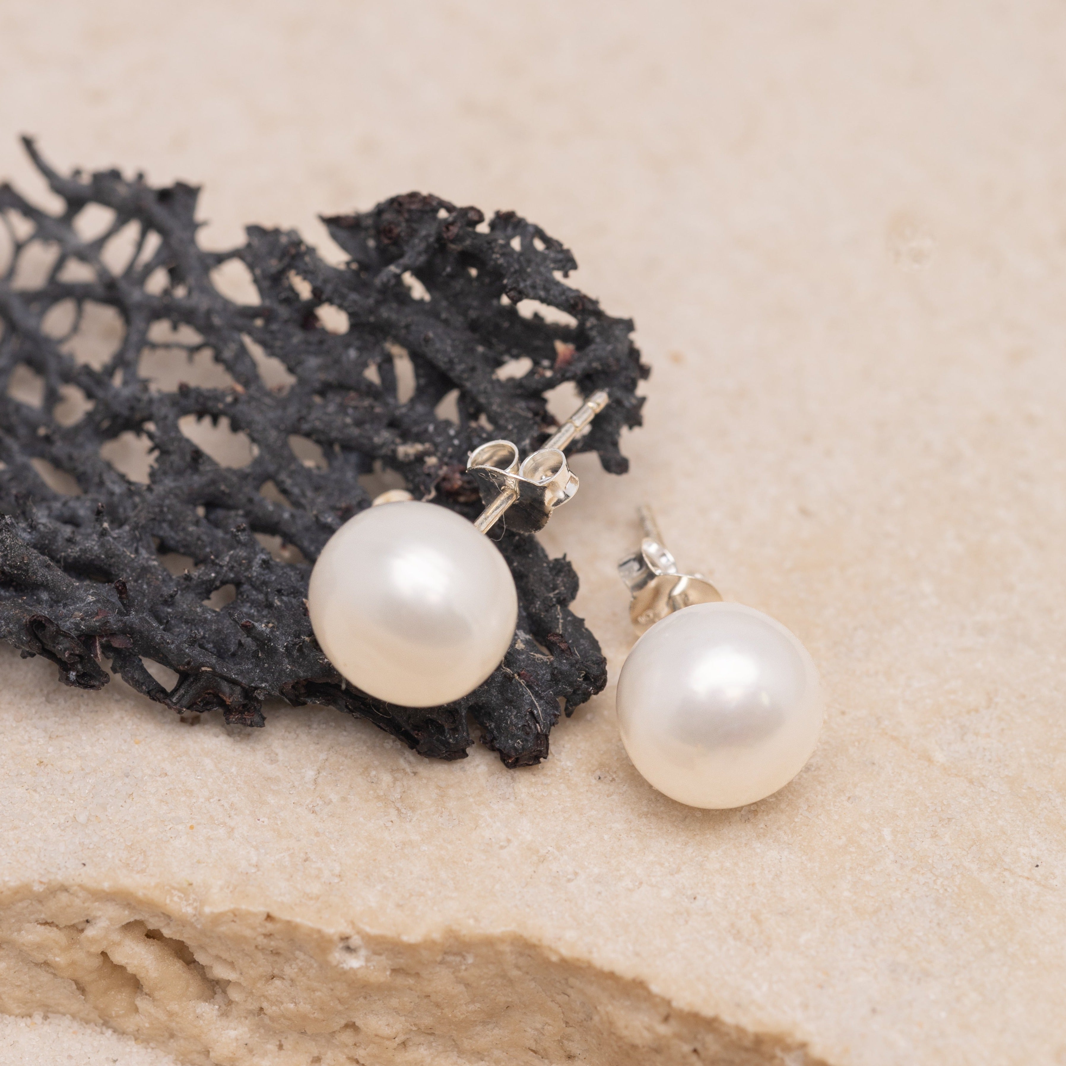 Large deals pearl studs